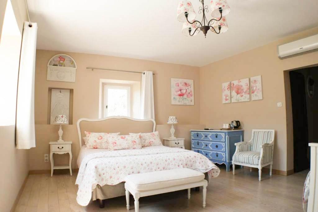 Domaine De Rochebelle Bed and Breakfast La Cadiere-et-Cambo Εξωτερικό φωτογραφία